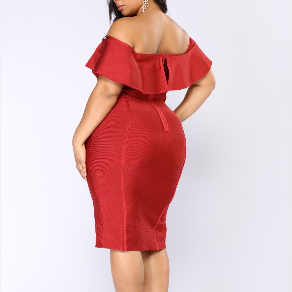 Chic Off-Shoulder Red Dress